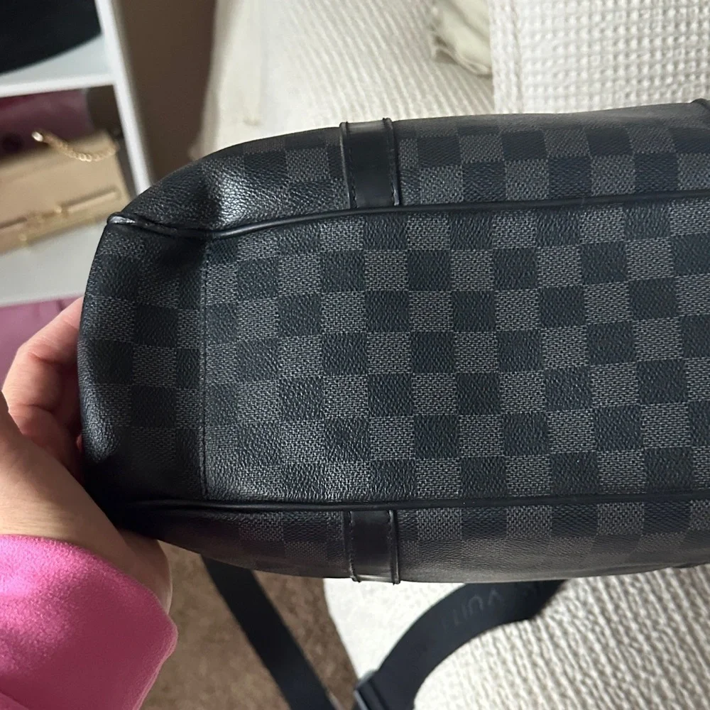 Louis Vuitton !!!Authentic!!! Damier Graphite Tadao 2 Way Tote. - Picture 8 of 16